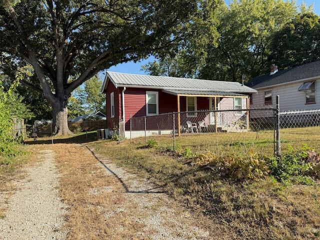 Building Photo - Remodeled Home in Peoria Heights