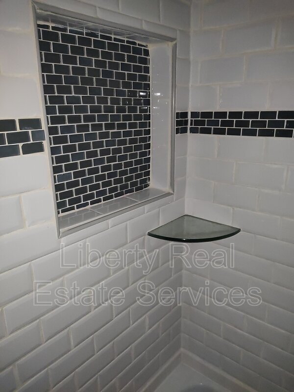 Building Photo - 3 Dogwood St