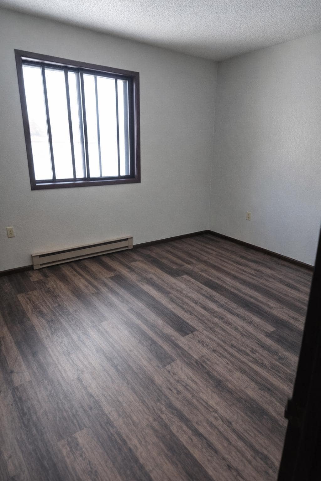 Building Photo - 551 Lakeview Rd