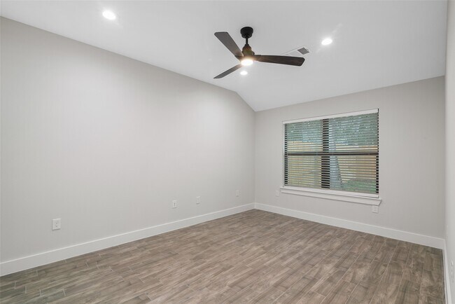 Building Photo - 13018 Walden Rd