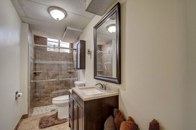 Building Photo - 5553 Crystal Way