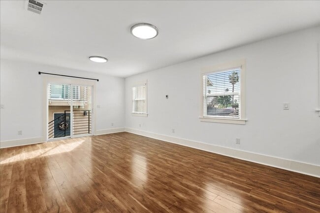 Building Photo - Charming 3-Bedroom Craftsman with Modern U...