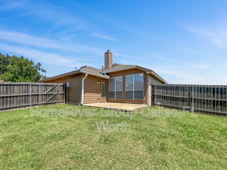 Building Photo - 3318 Lochwood Dr