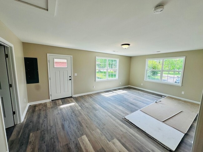 Building Photo - 2 Bedroom House Benton City Limits