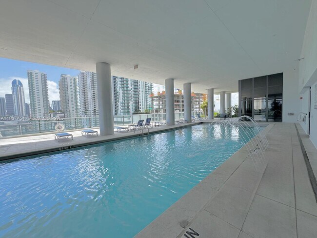 Building Photo - 1600 NE 1st Ave