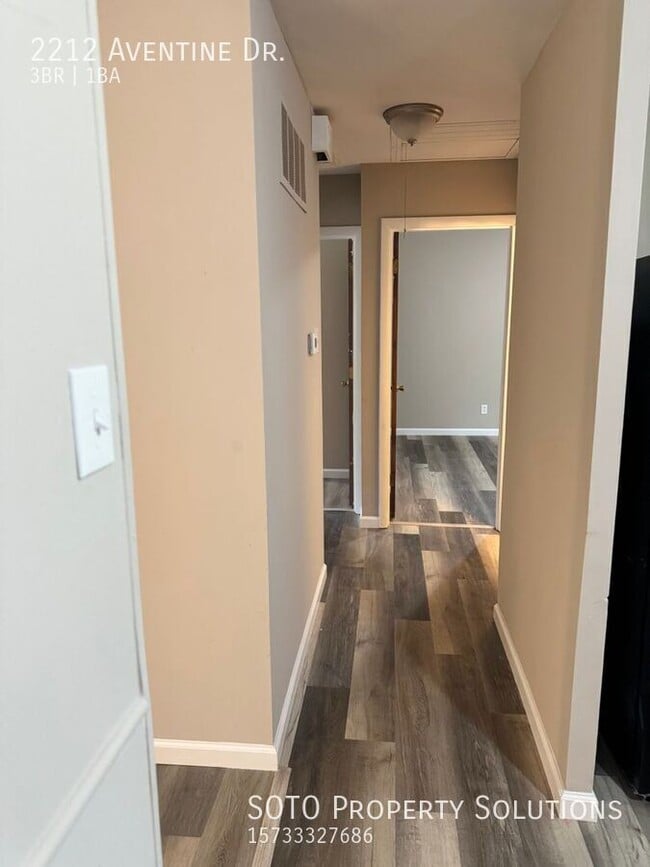 Building Photo - 2212 Aventine Dr