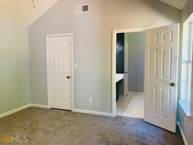 Building Photo - 30 Standing Rock Rd