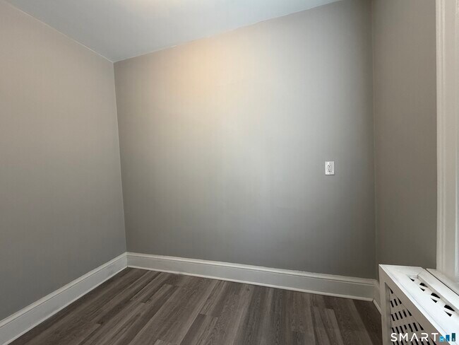 Building Photo - 41-43-43 Hebron St