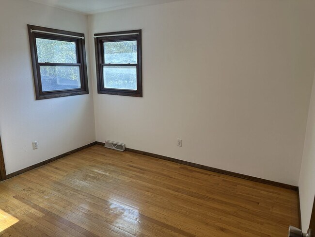 Building Photo - 4356-4358 S. Iowa Ave