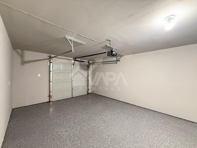Building Photo - 4907 Stoneleigh Dr