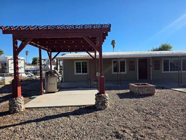 Building Photo - STUNNING PROPERTY-3 bedroom/2 bath Manufacture home in Central Bullhead City