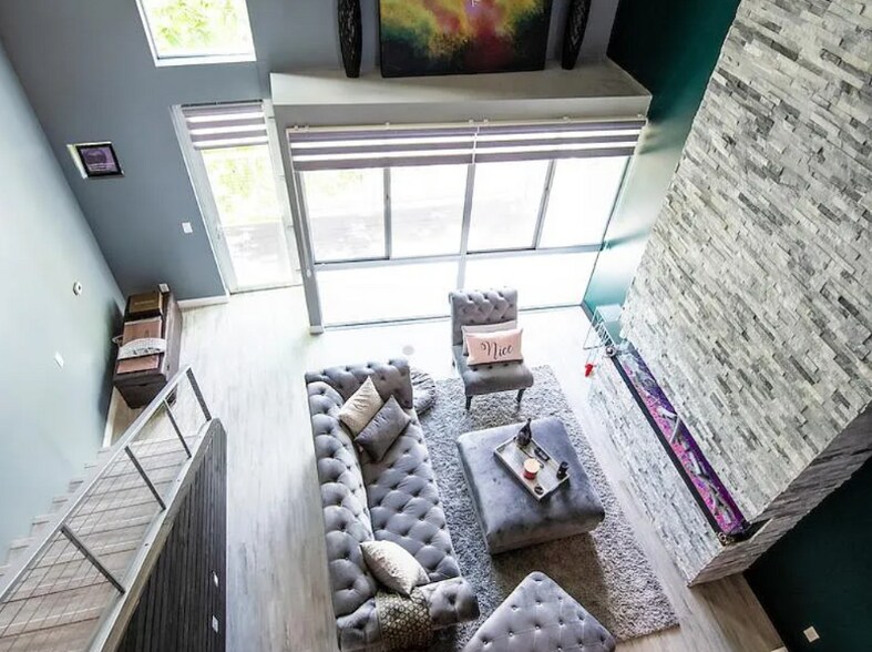 Building Photo - 969 Sigsbee St