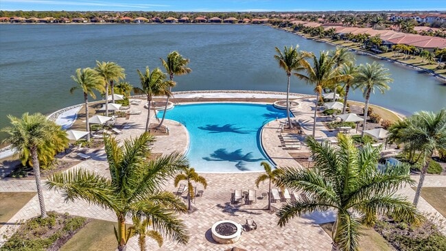 Building Photo - 3Bed/2Bath in Gated Community of Nokomis + 2-Car Garage