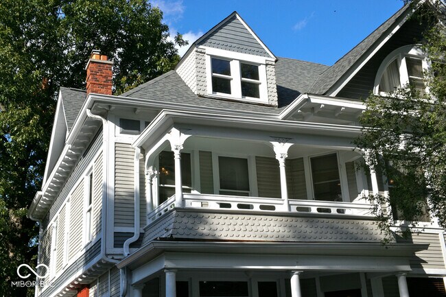Building Photo - 614 E 15th St