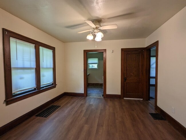 Building Photo - 203 Webster Ave