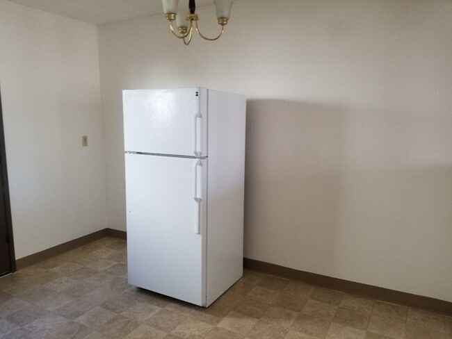 Building Photo - 1112 SW 5th St