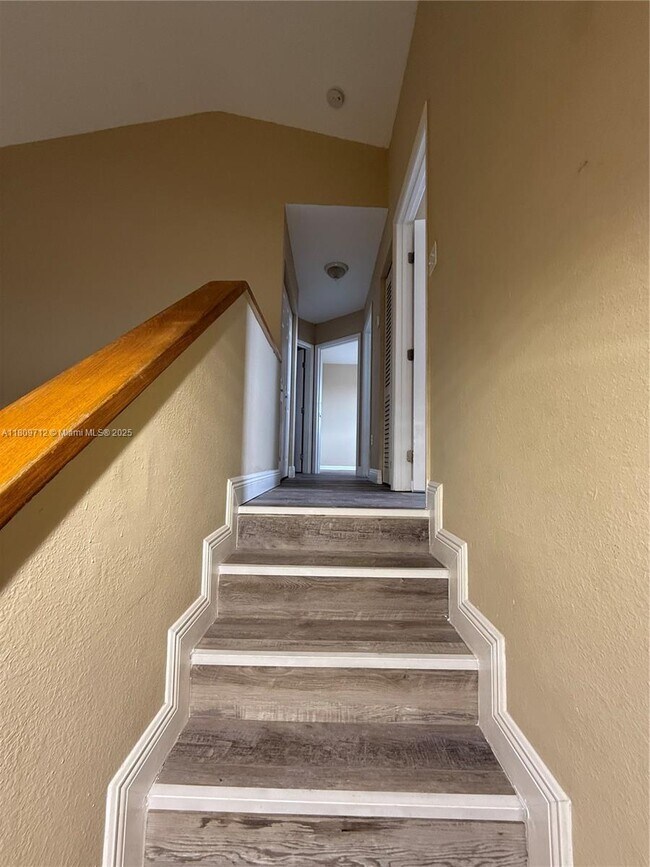 Building Photo - 3208 San Remo Cir