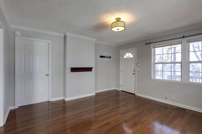 Building Photo - 2412 Chapel Ave