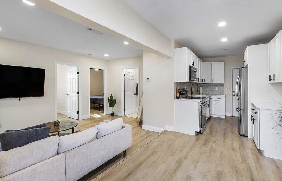 Building Photo - 4603 N Ocean Blvd