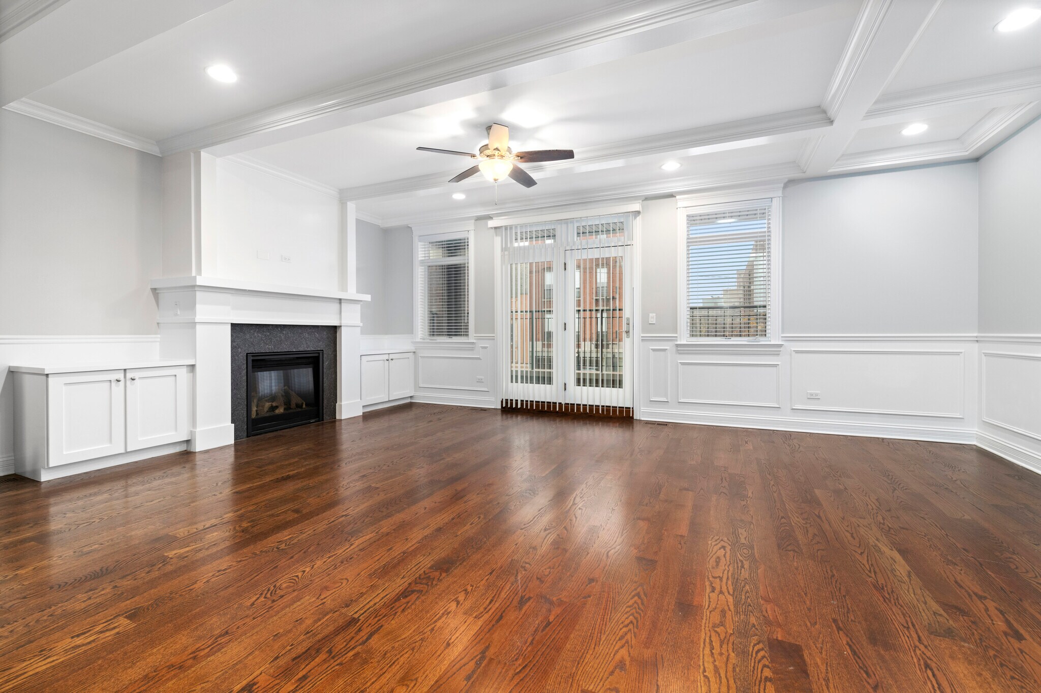 Building Photo - 1356 W Grand Ave