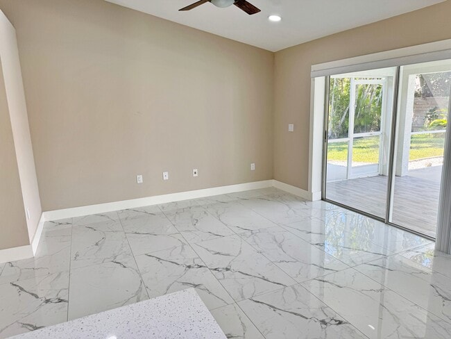 Building Photo - 2215 SE 9th Terrace