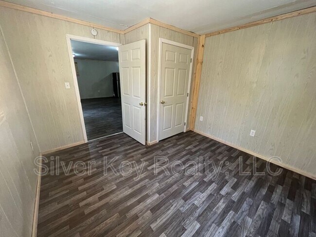 Building Photo - 1121 Athens Pike