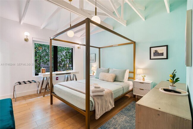 Building Photo - 524 Oleander Dr