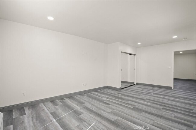 Building Photo - 14335 Hamlin St