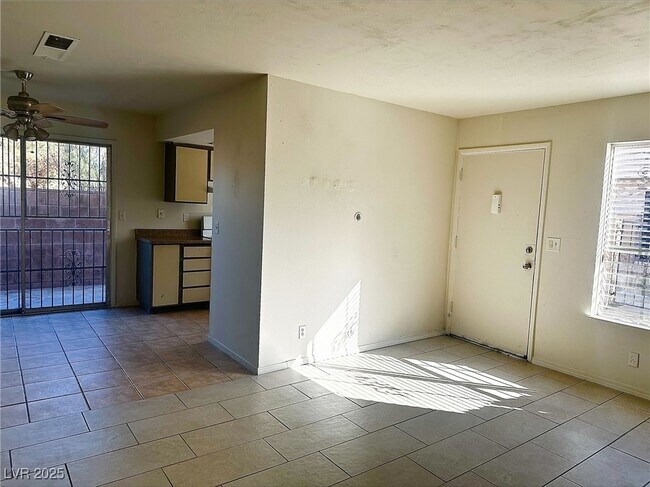 Building Photo - 4338 Caliente St