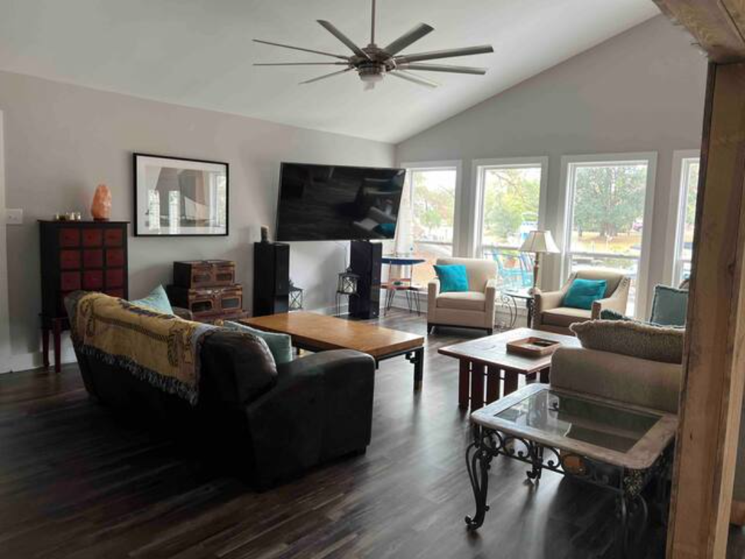 Great room with plenty of seating. - 6002 Stern Ct
