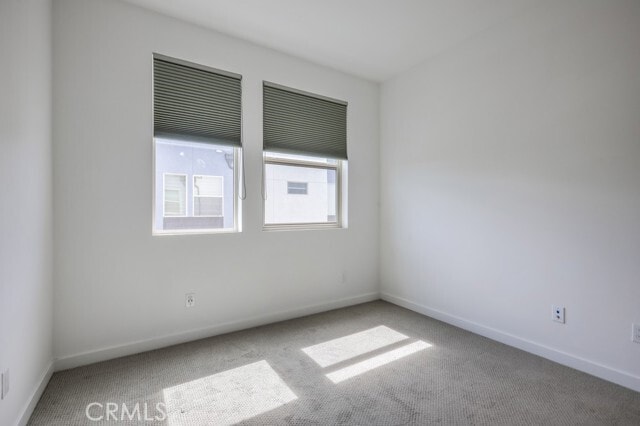 Building Photo - 335 Placemark