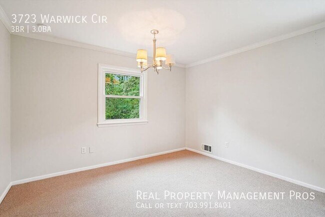 Building Photo - 3723 Warwick Cir