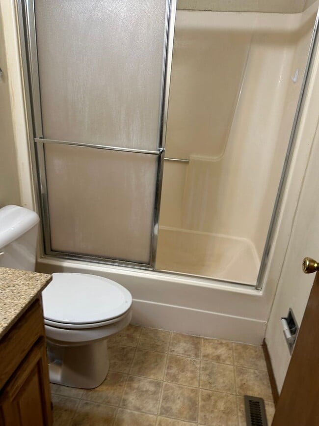 Building Photo - 1 bedroom 1 bathroom apartment for rent