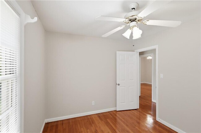 Building Photo - 1370 Blackwell Rd
