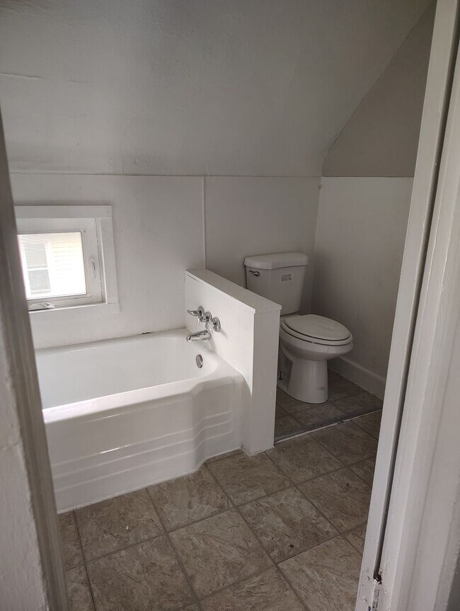 Building Photo - Section 8 Accepted!