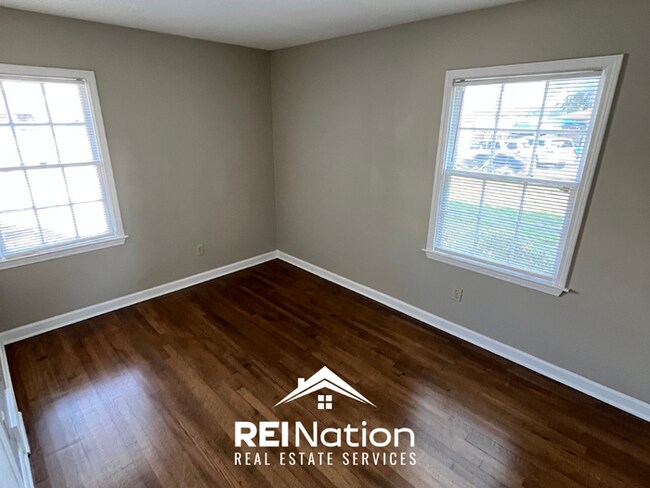Building Photo - Charming 3BR/1.5BA Memphis Home | Hardwood Floors Throughout & Large Fenced Yard