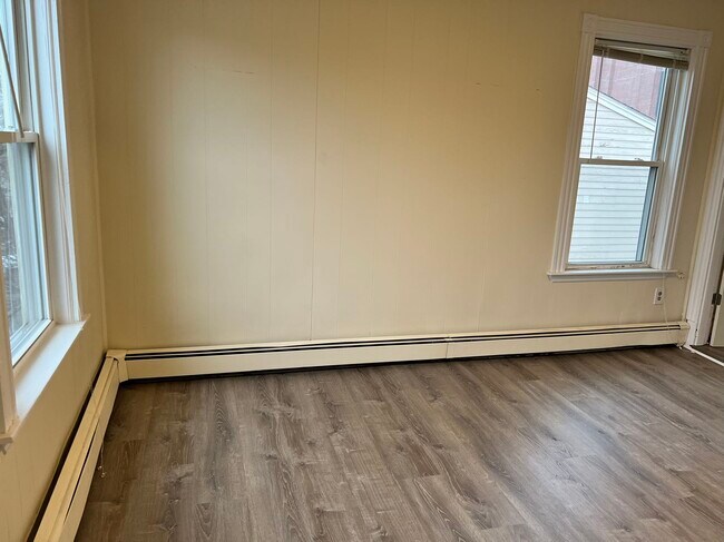 Building Photo - 224 Charles St