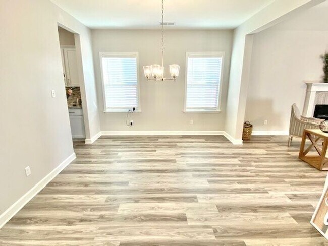 Building Photo - Now Leasing In Sommerville -4 Bedroom 2.5 ...