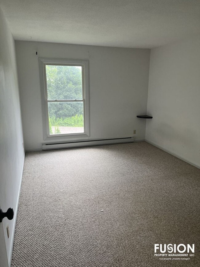 Building Photo - Bright 2-Bedroom Home Near Oakledge Park w/Pool!