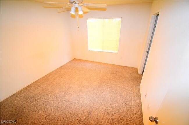 Building Photo - 1901 Villa Palms Ct