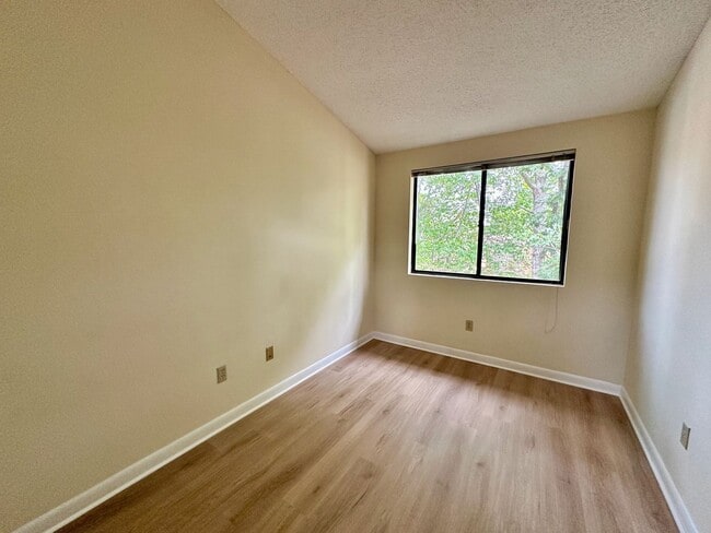 Building Photo - 103 Turtle Creek Rd