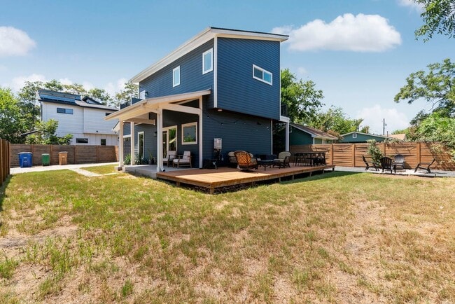 Building Photo - 1102 1/2 Tillery Street, Unit 2