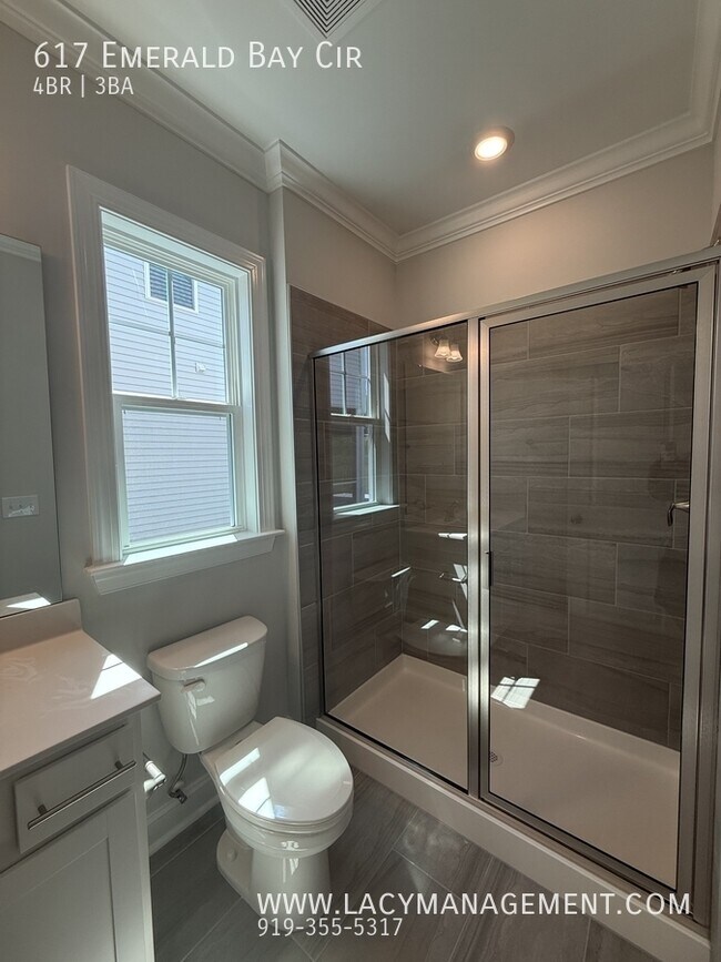 Building Photo - 617 Emerald Bay Cir