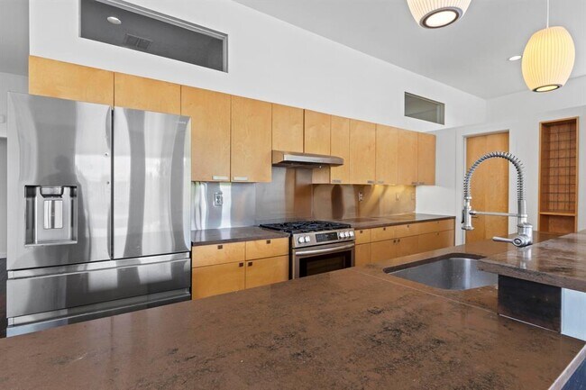 Building Photo - 508 E 53rd St