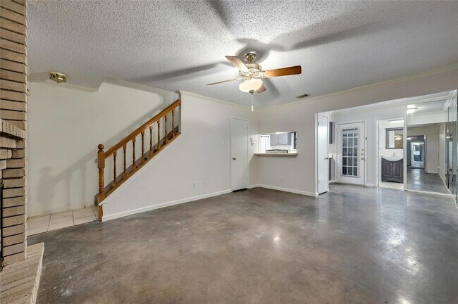 Building Photo - 8400 Jamestown Dr