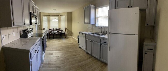 Building Photo - 10413 NW 45th St