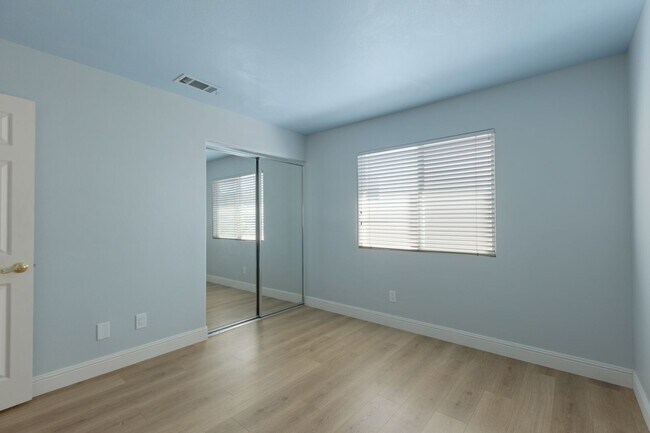 Building Photo - 26523 Starling Ct