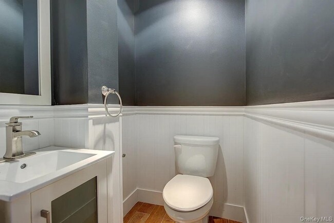 Building Photo - 6 Burns St