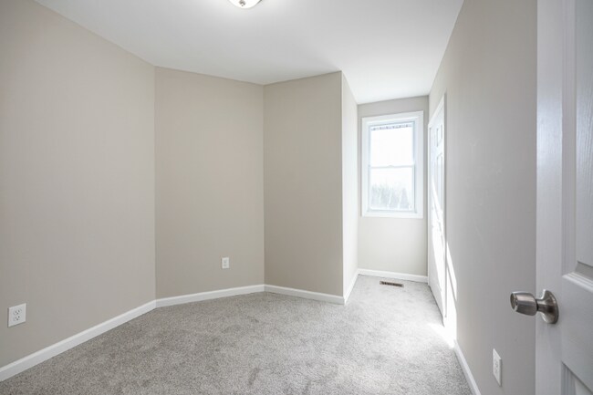 Building Photo - 110 Highland Ave