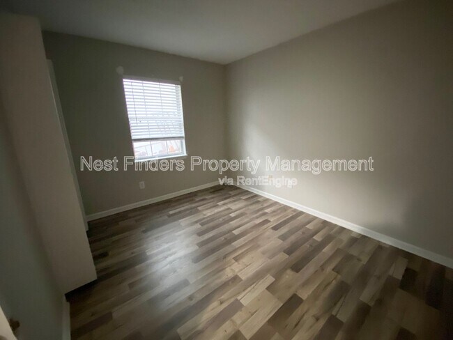 Building Photo - 421 Filmore Dr